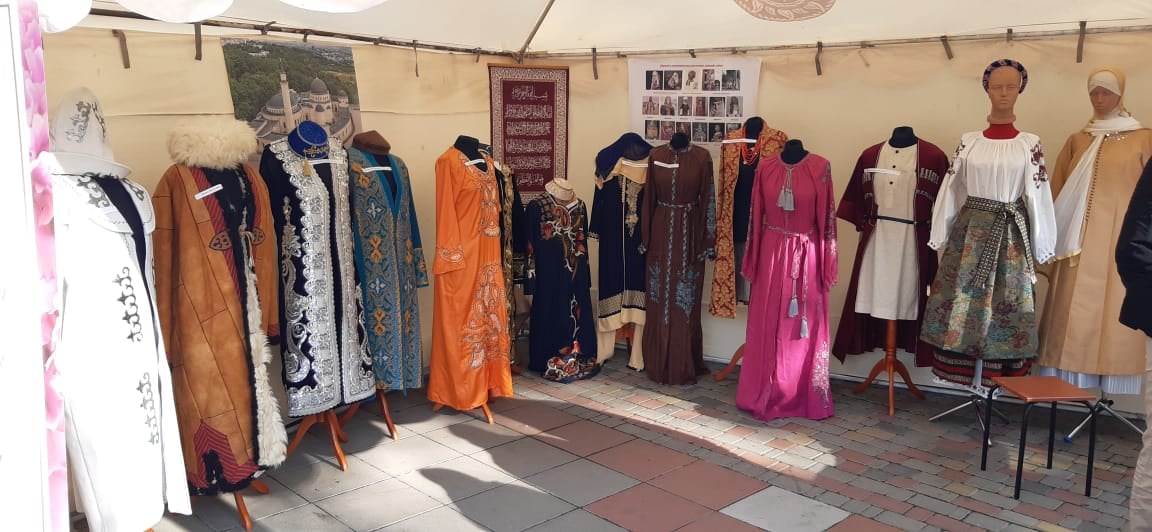 نشاط الإدارة الدينية لمسلمي أوكرانيا في ذكرى تأسيس مدينة كرمنشوك تنظيم المعرض الشرقي والأوكراني